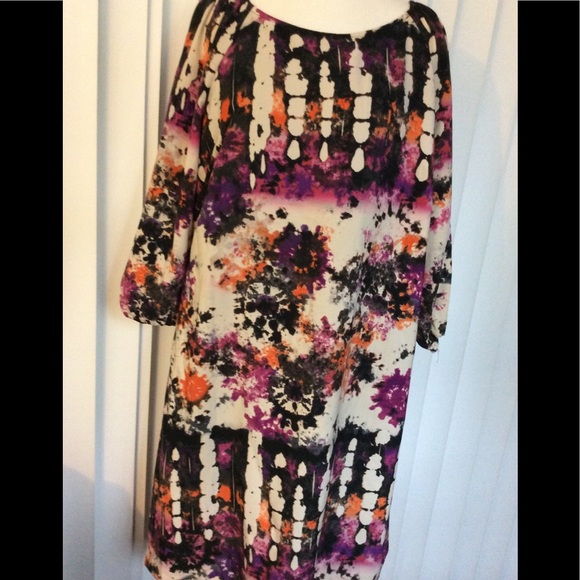 Beige by eci Dresses & Skirts - Great Patterned Shift Dress